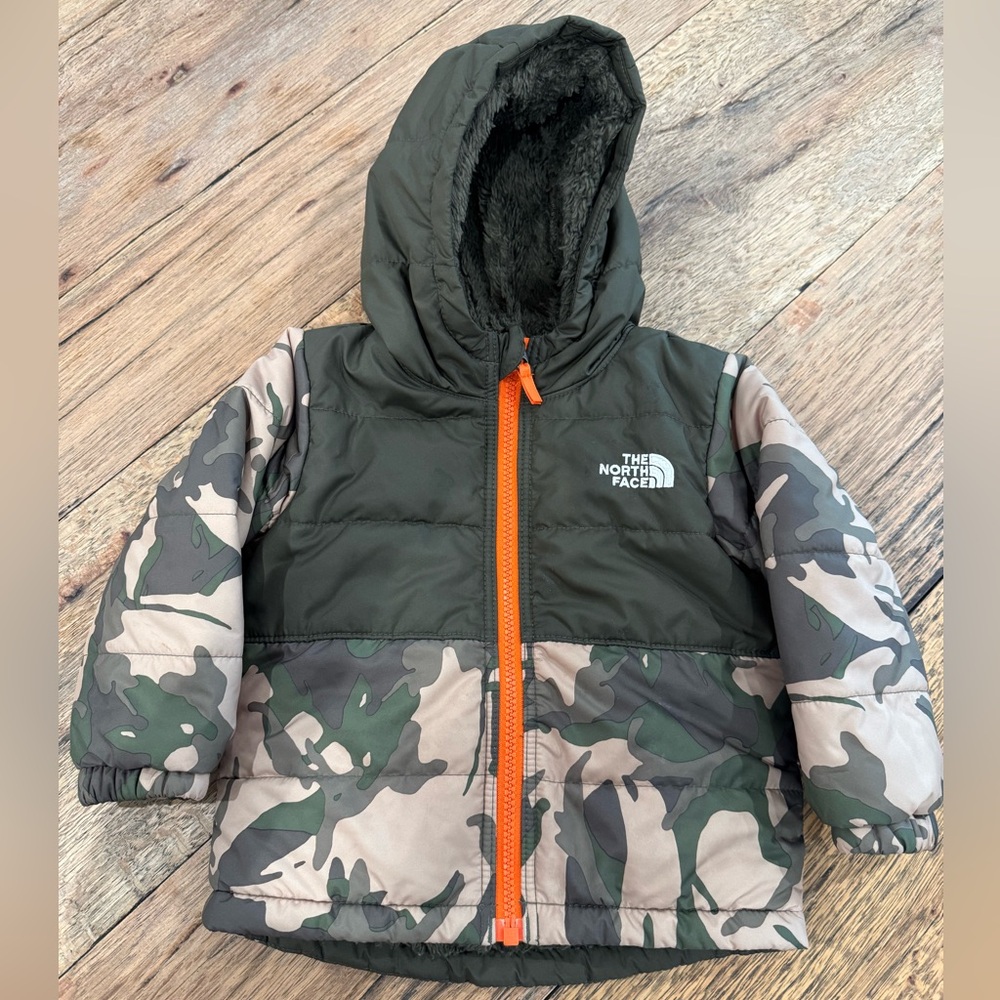The North Face | Infant Green and Tan Camo Jacket (12-18 months)